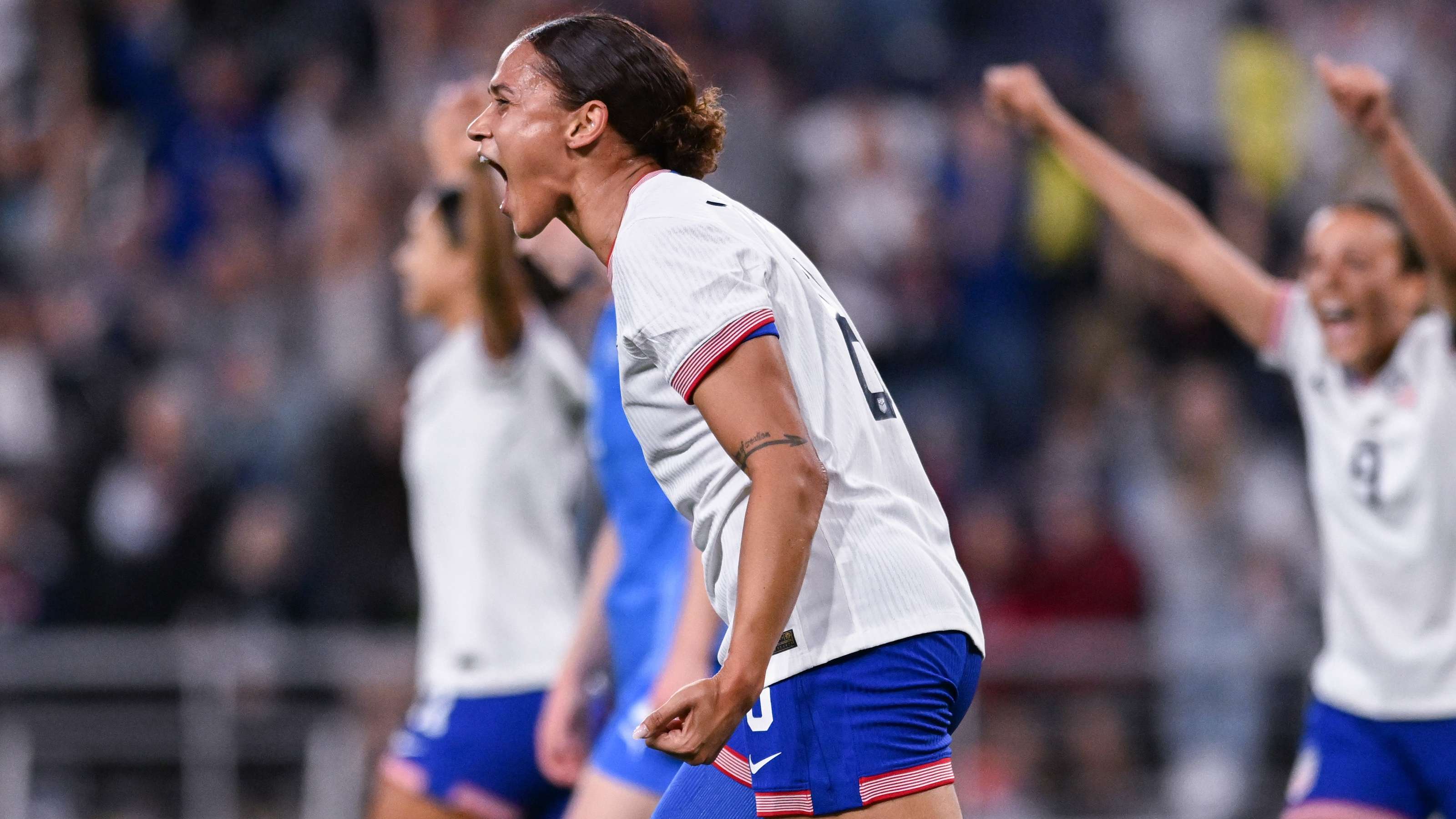 英超球员年龄结构解析：揭秘联赛中的年龄趋势